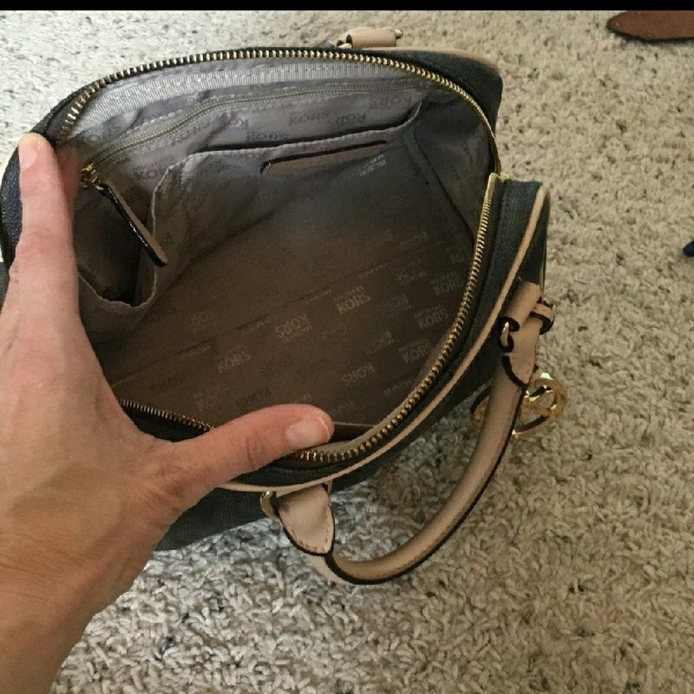 Michael Kors. - Picture 5 of 7